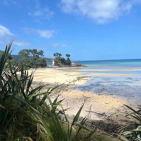 Tipi And Bobs Waterfront Lodge Tryphena Buitenkant foto