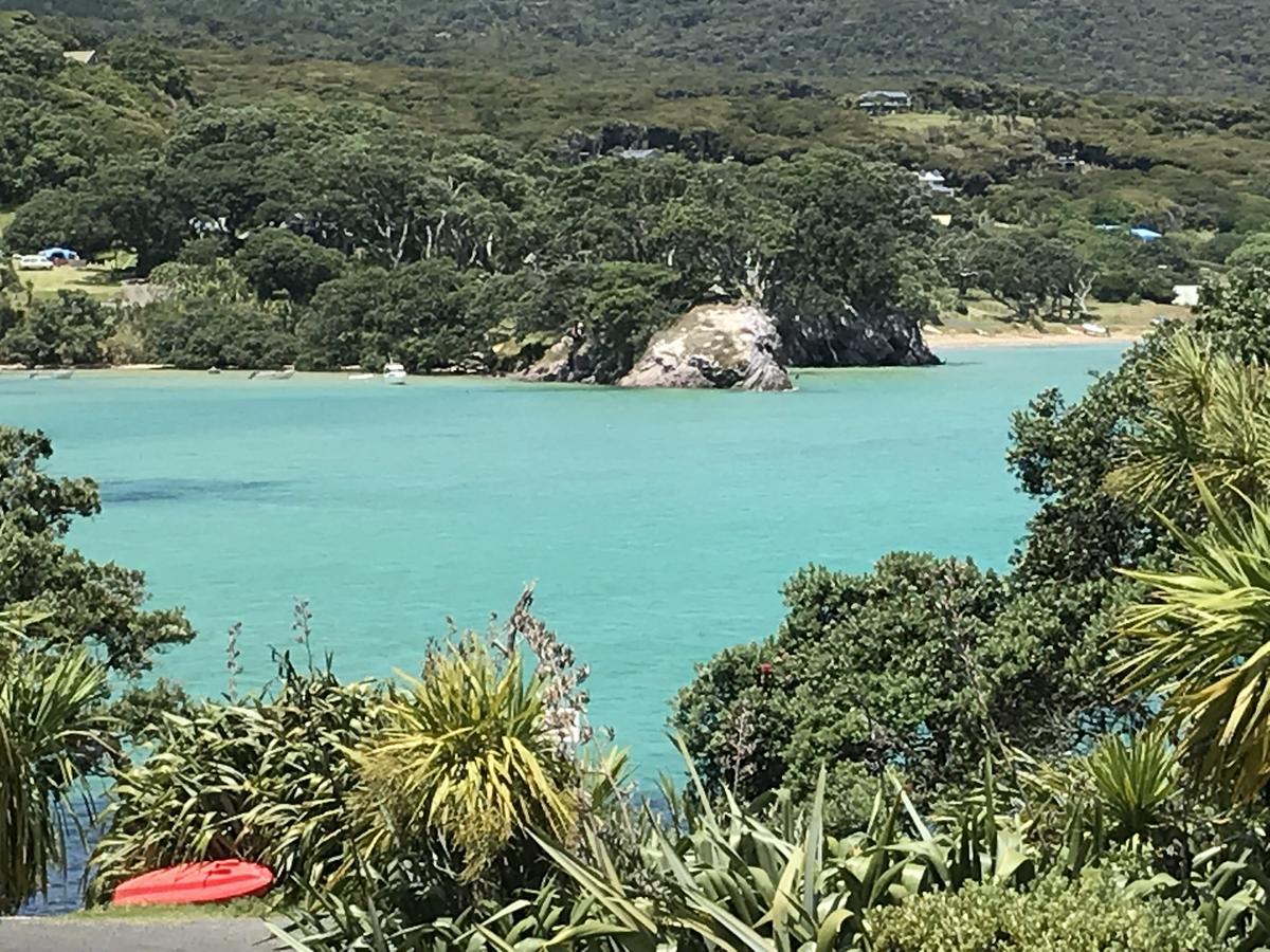 Tipi And Bobs Waterfront Lodge Tryphena Buitenkant foto